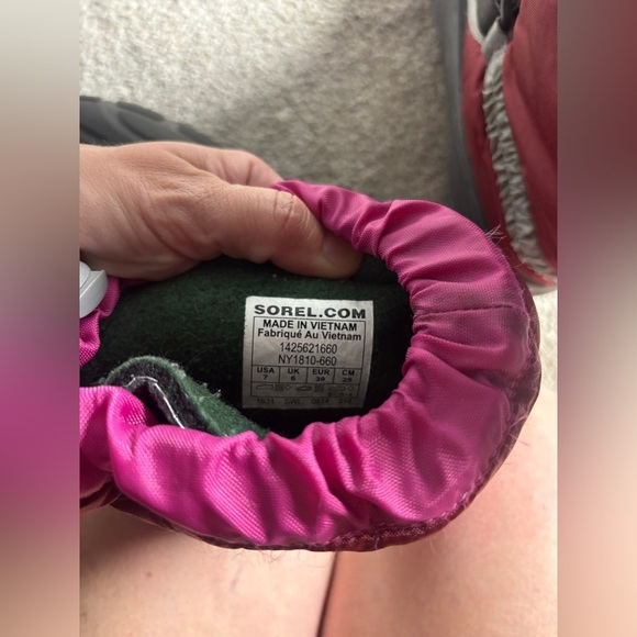 Sorel Flurry Winter Snow Boots Women’s/Big Girl
Size 7 Insulated Waterproof - Picture 4 of 6